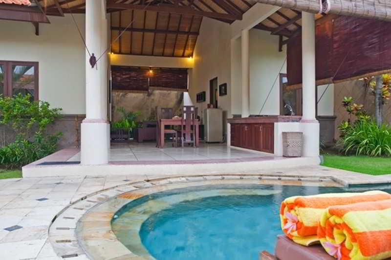 Grand Bali Villa Legian  Exterior photo